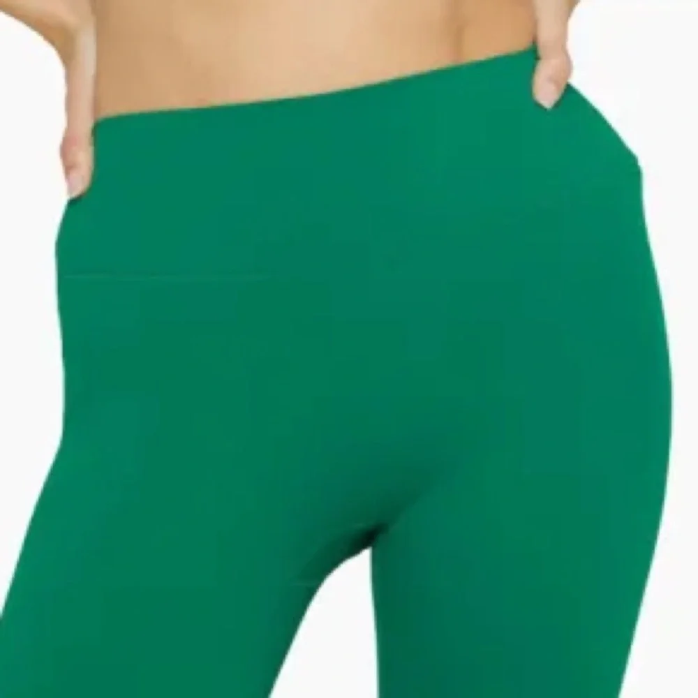 Set Active SPORTBODY DOUBLE SCOOP TANK BRA & Leggings in Palm - Picture 6 of 13